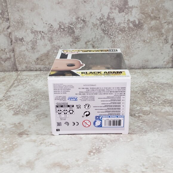 1231 Black Adam Cape Flying Funko Pop Movies Vinyl Figure NIB 2022 - Picture 4 of 7